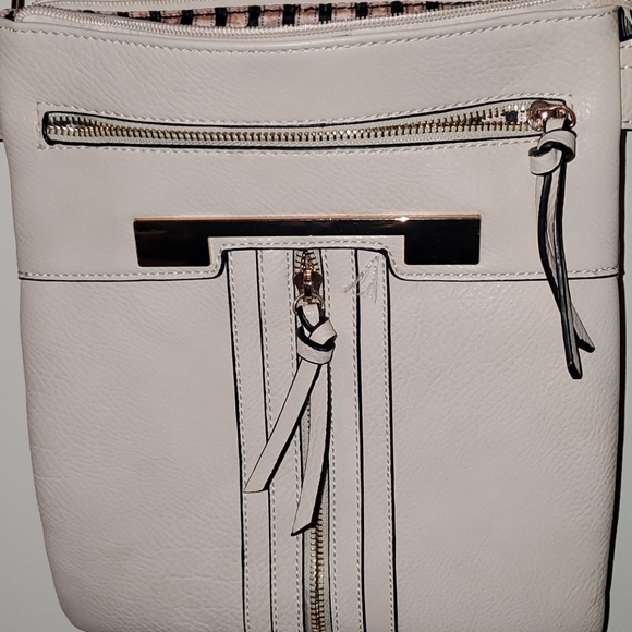 Purse - Picture 2 of 3